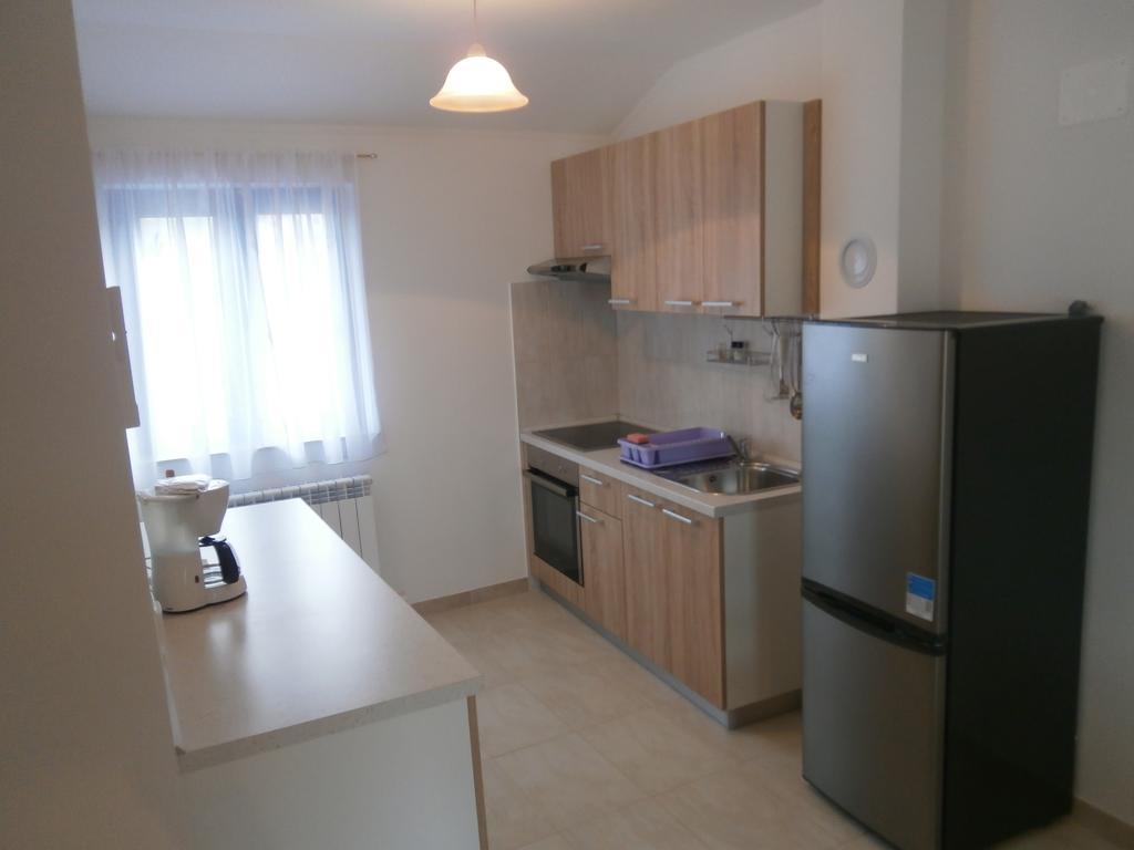 Apartments Crncic Šilo Rum bild