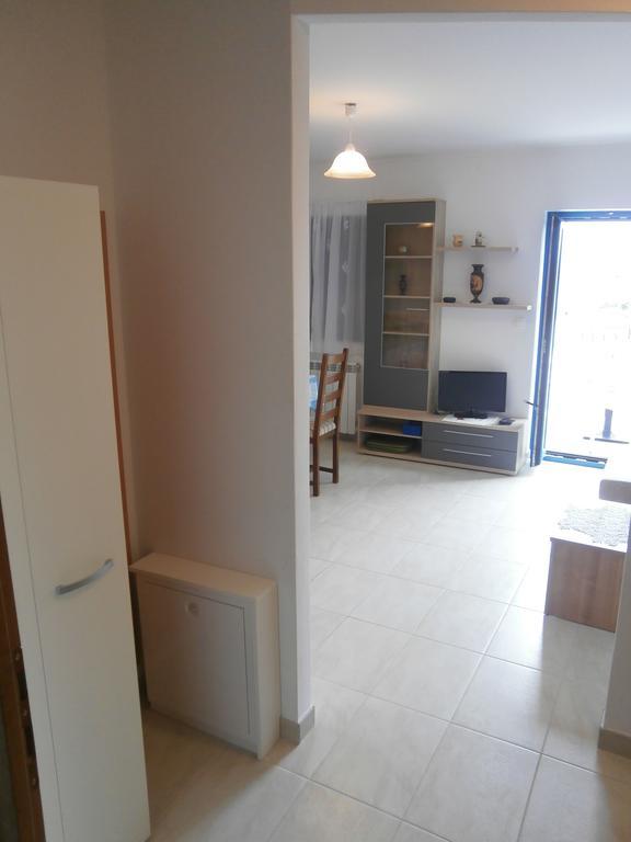 Apartments Crncic Šilo Rum bild